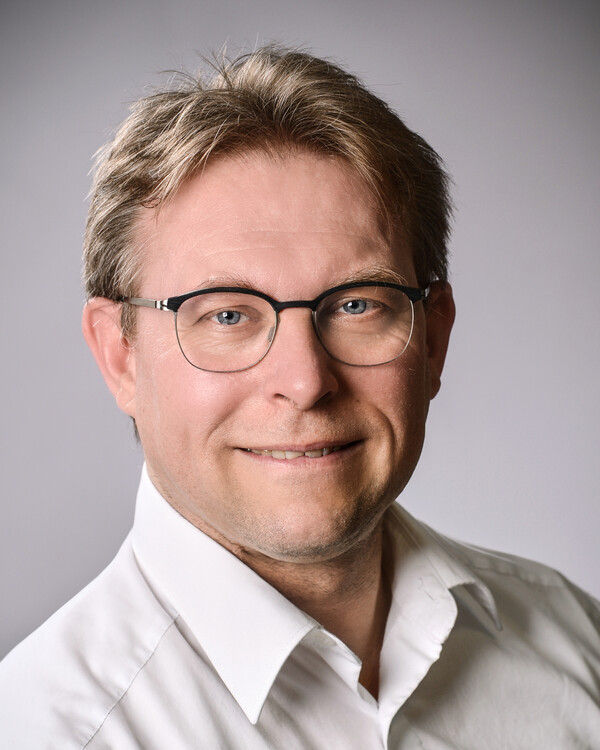 Dr. Jörg Uhlig